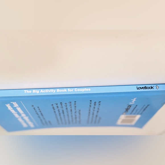 LOVEBOOK The Big Activity Book for Couples - Picture 5 of 16